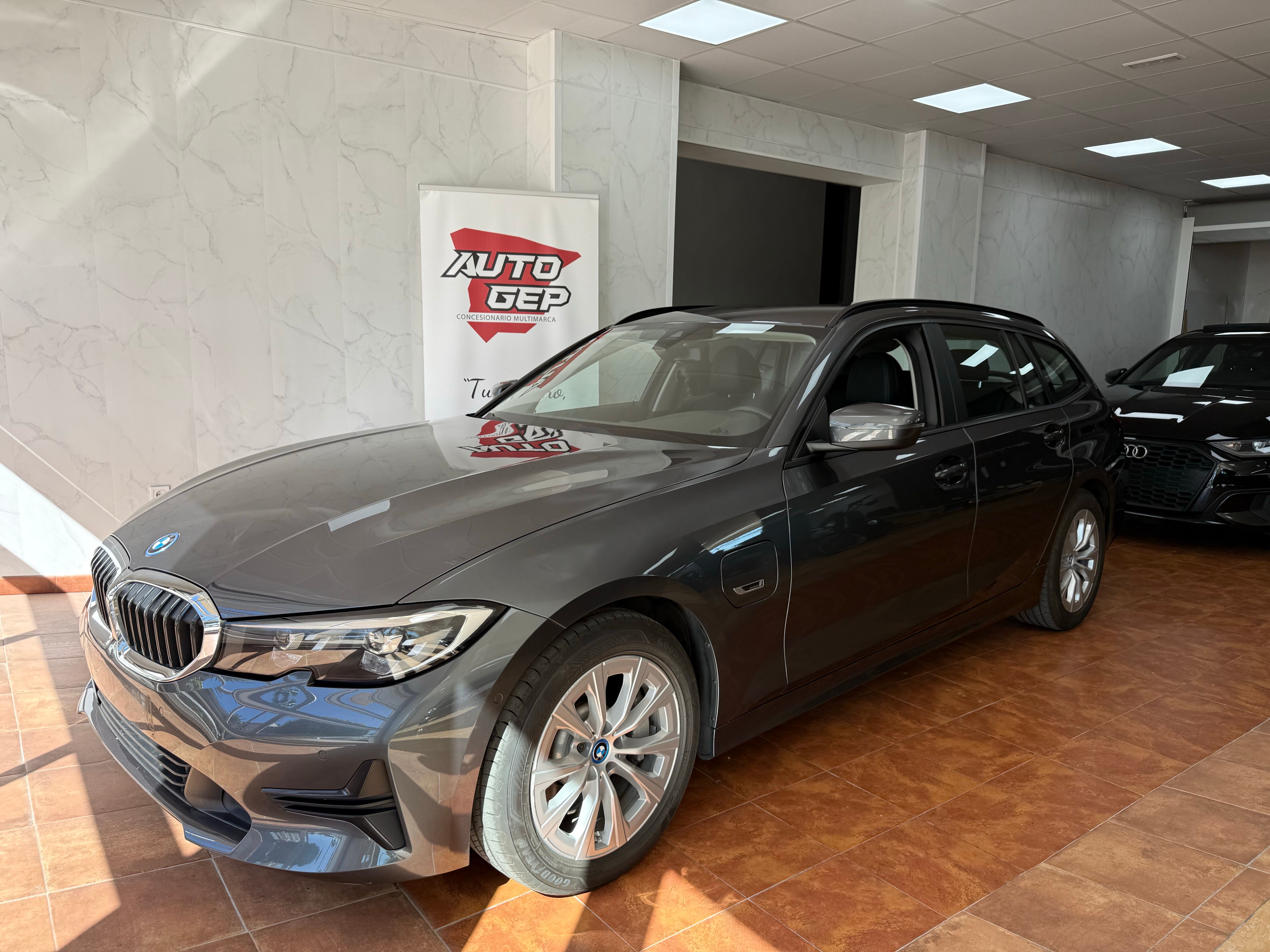 BMW Serie 3 (330e xDrive Touring) en Almería