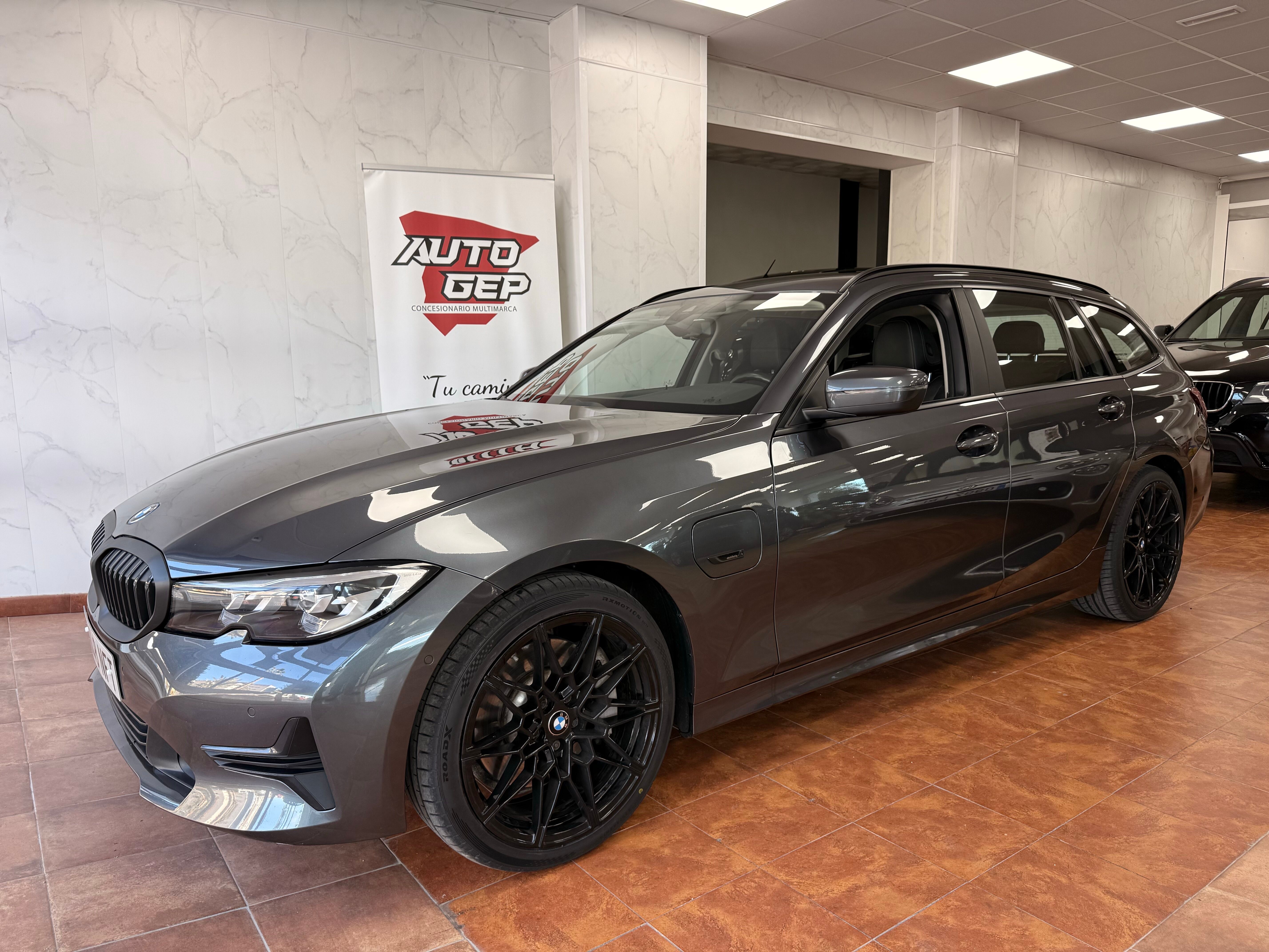 BMW Serie 3 (330e xDrive Touring) en Almería