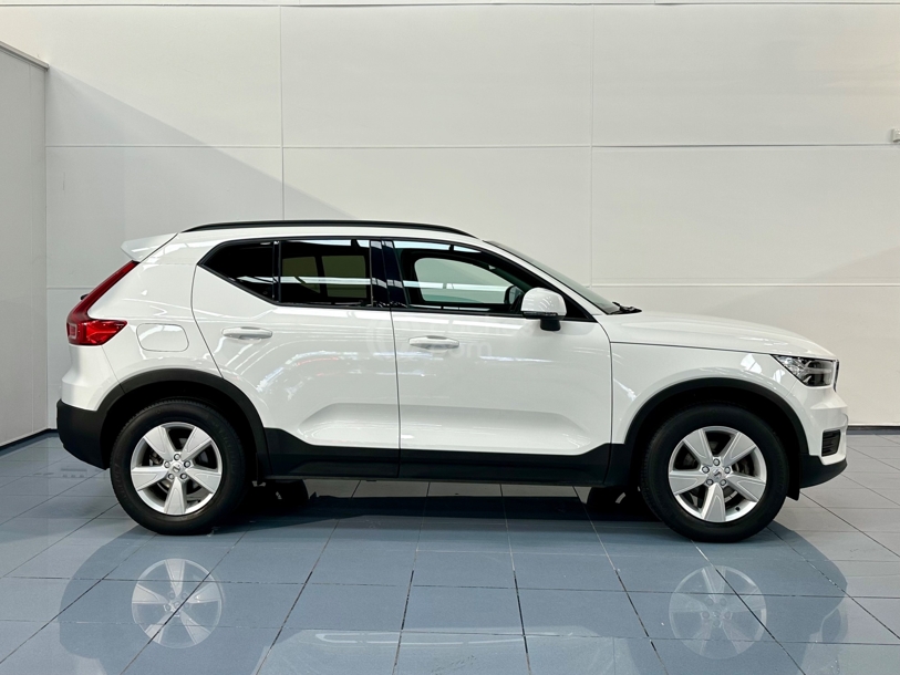 Foto del VOLVO XC40 T2 Momentum Aut.