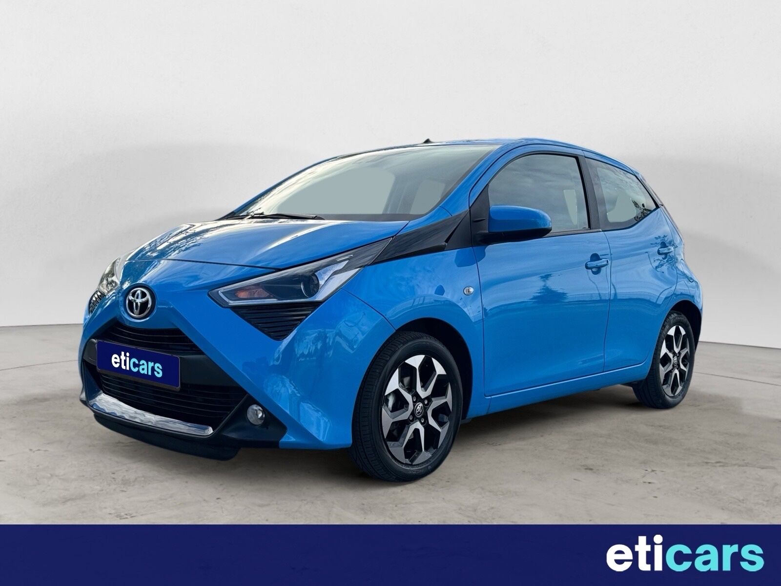 TOYOTA Aygo (1.0 70 x-play) en Madrid