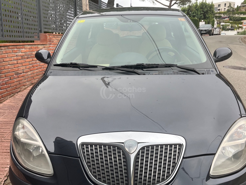 Foto del LANCIA Ypsilon 1.2 16v Argento