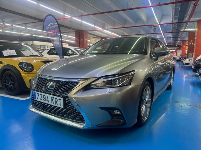 LEXUS CT (200h Luxury 100 kW (136 CV)) en Barcelona