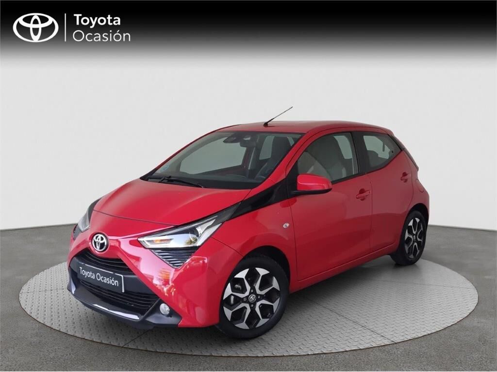 TOYOTA Aygo (5 Puertas x-play 70 Automático (x-shift)) en Madrid
