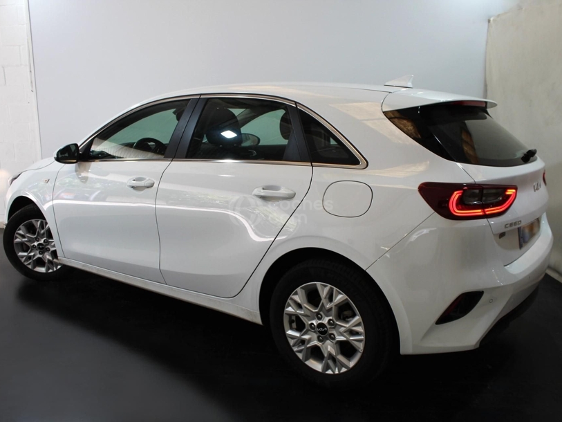 Foto del KIA Ceed 1.6 MHEV iMT Drive 136