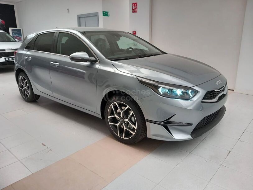 Foto del KIA Ceed 1.6 MHEV iMT Eco-Dynamics Tech DCT 136