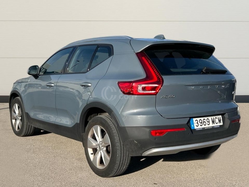 Foto del VOLVO XC40 B3 Momentum Core Aut.