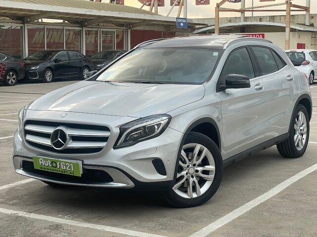 MERCEDES Clase GLA (250 4Matic Urban 155 kW (211 CV)) en Barcelona