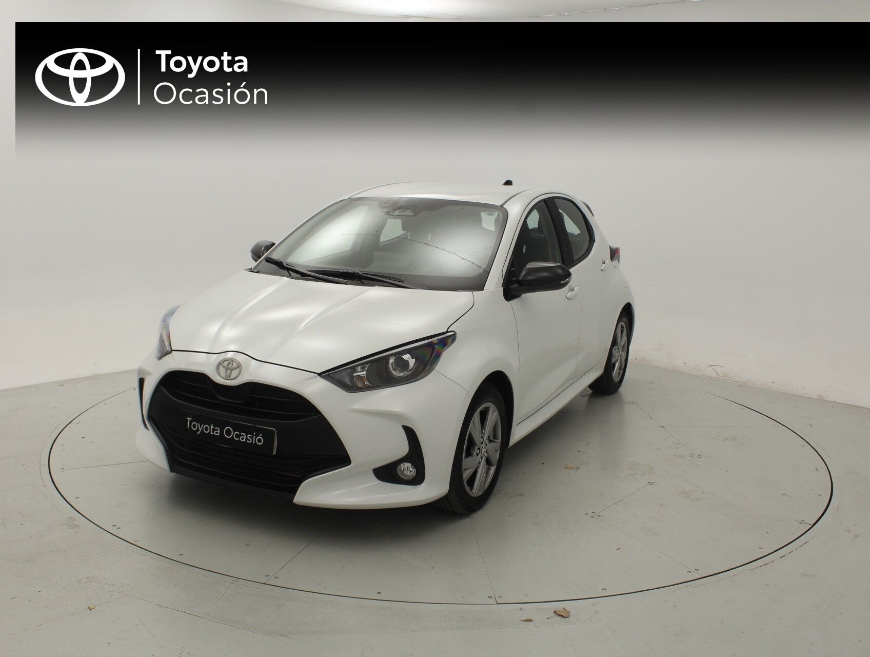 TOYOTA Yaris (Berlina 1.5 VVT-I HEV ACTIVE PLUS 116 5P) en Barcelona