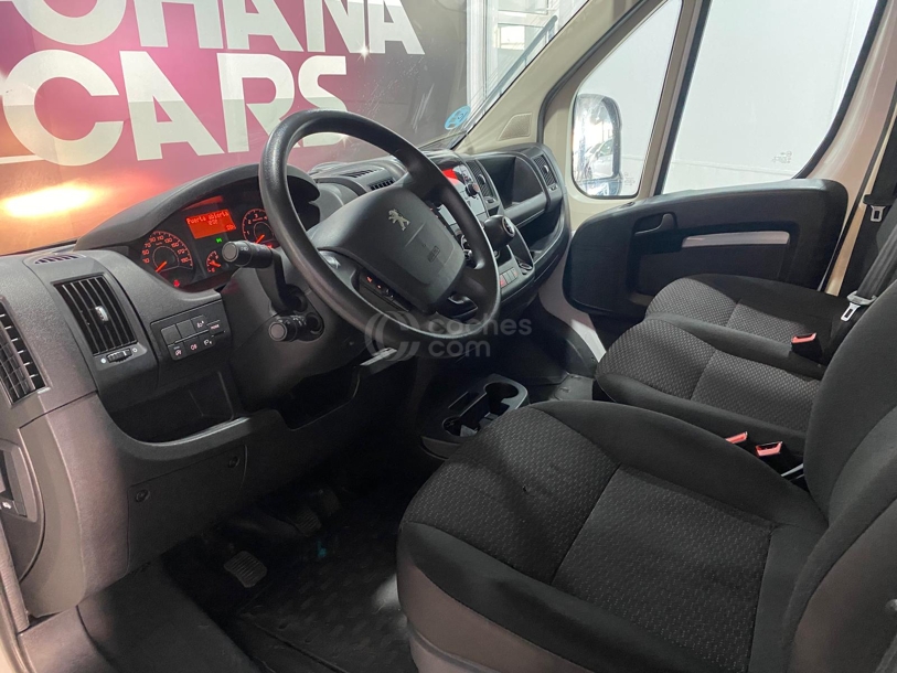 Foto del PEUGEOT Boxer Chasis Cabina 2.2BlueHDI 435 L4 S&S 140