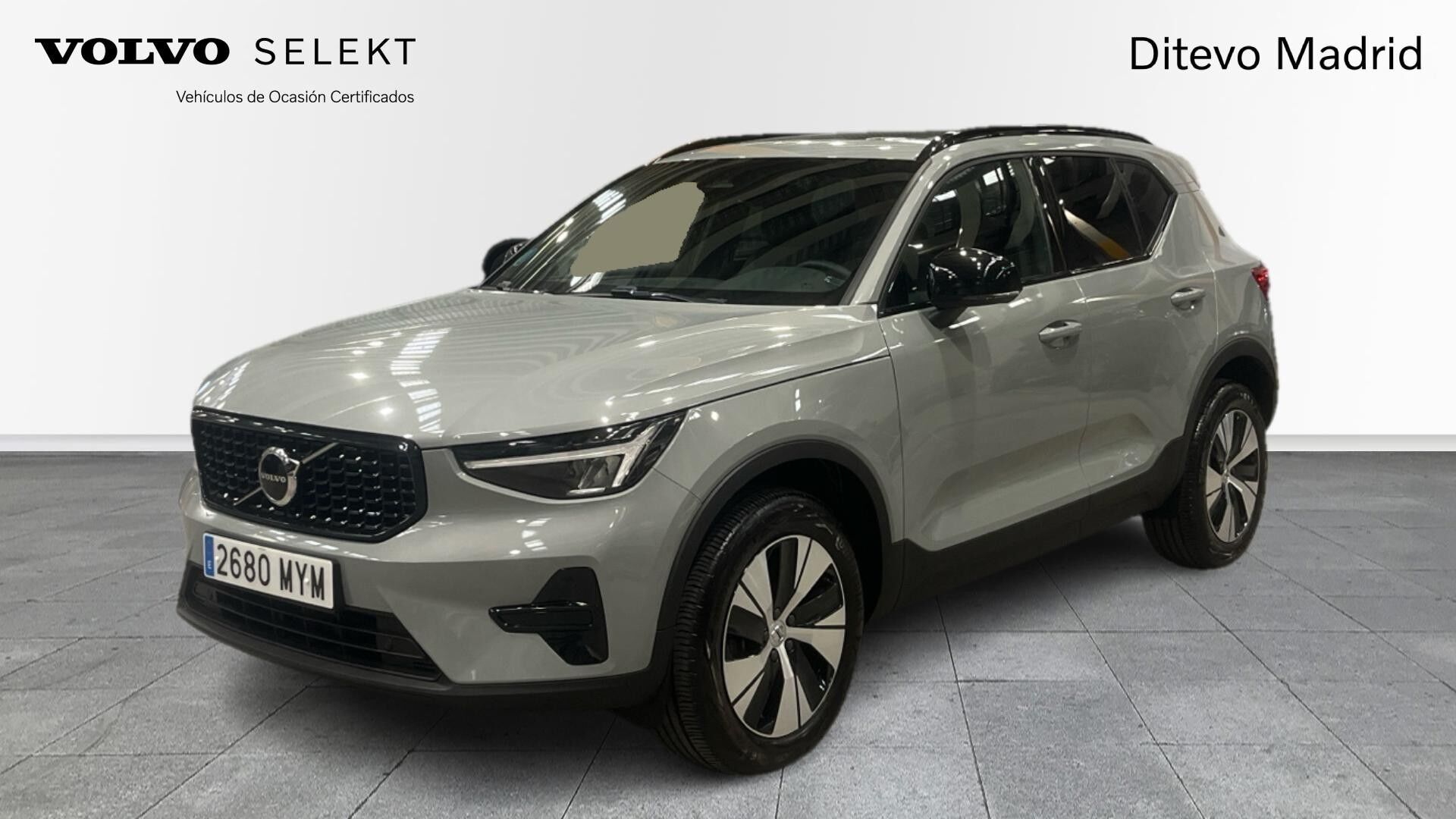 VOLVO XC40 (B3 G Plus Dark Auto 120 kW (163 CV)) en Madrid