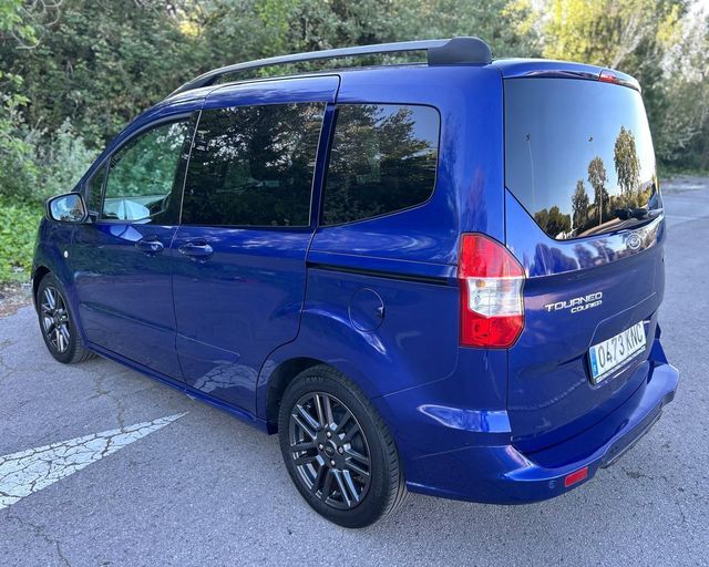 Foto del FORD Tourneo Courier 1.0 Ecoboost Titanium