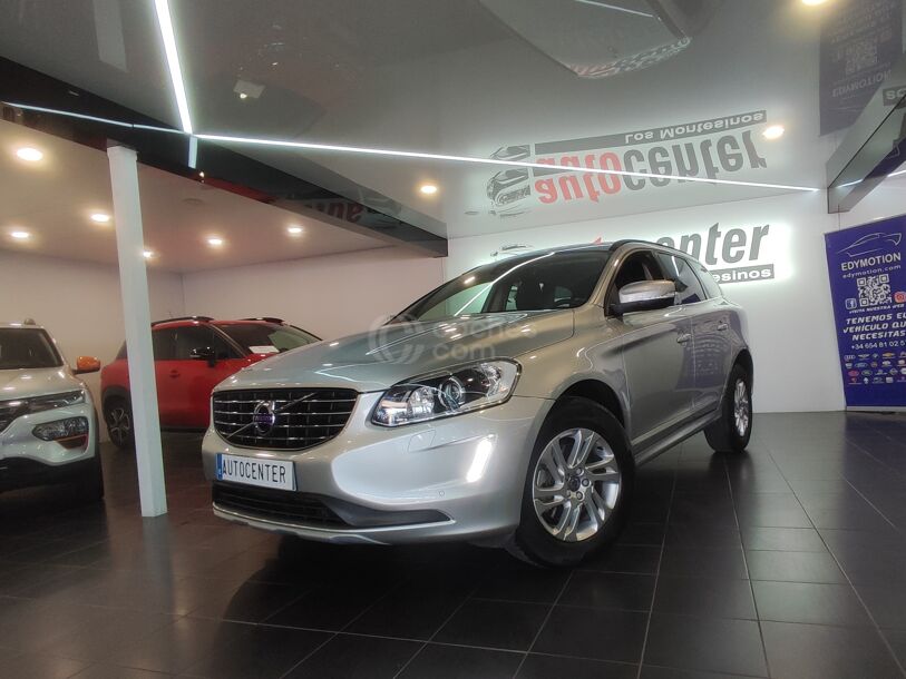 Foto del VOLVO XC60 D4 Momentum AWD Aut.