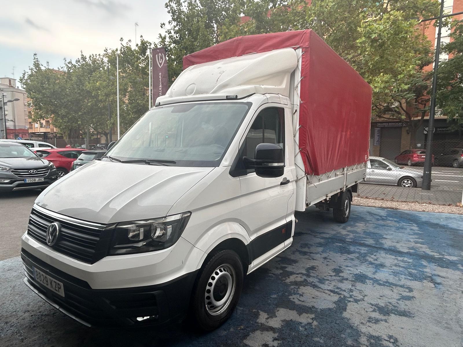Foto del VOLKSWAGEN Crafter Ch. Cb. 2.0TDI SCR 35 BL L4 103kW