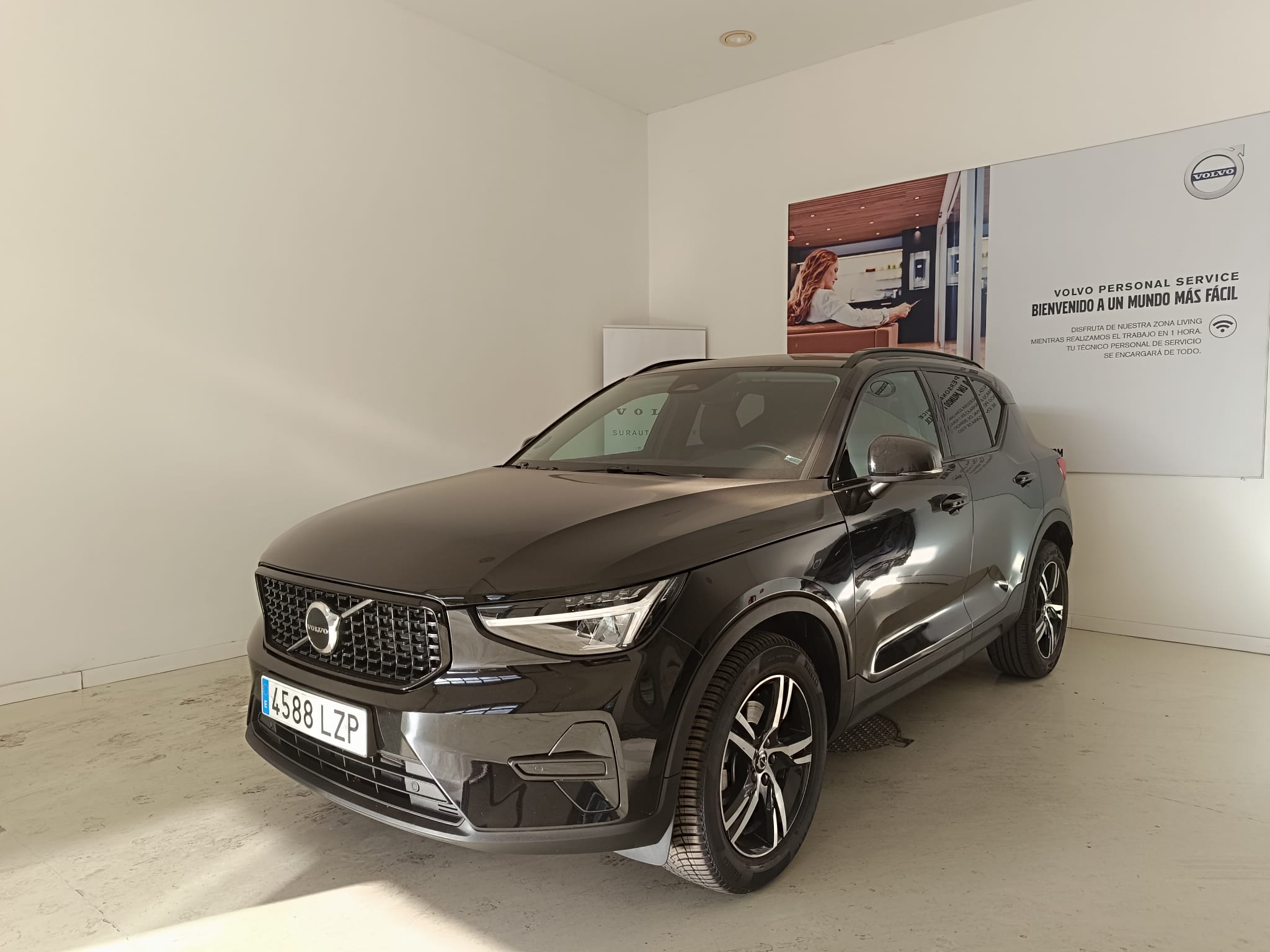 VOLVO XC40 (2.0 B3 PLUS DARK AUTO 163 5P) en Cádiz