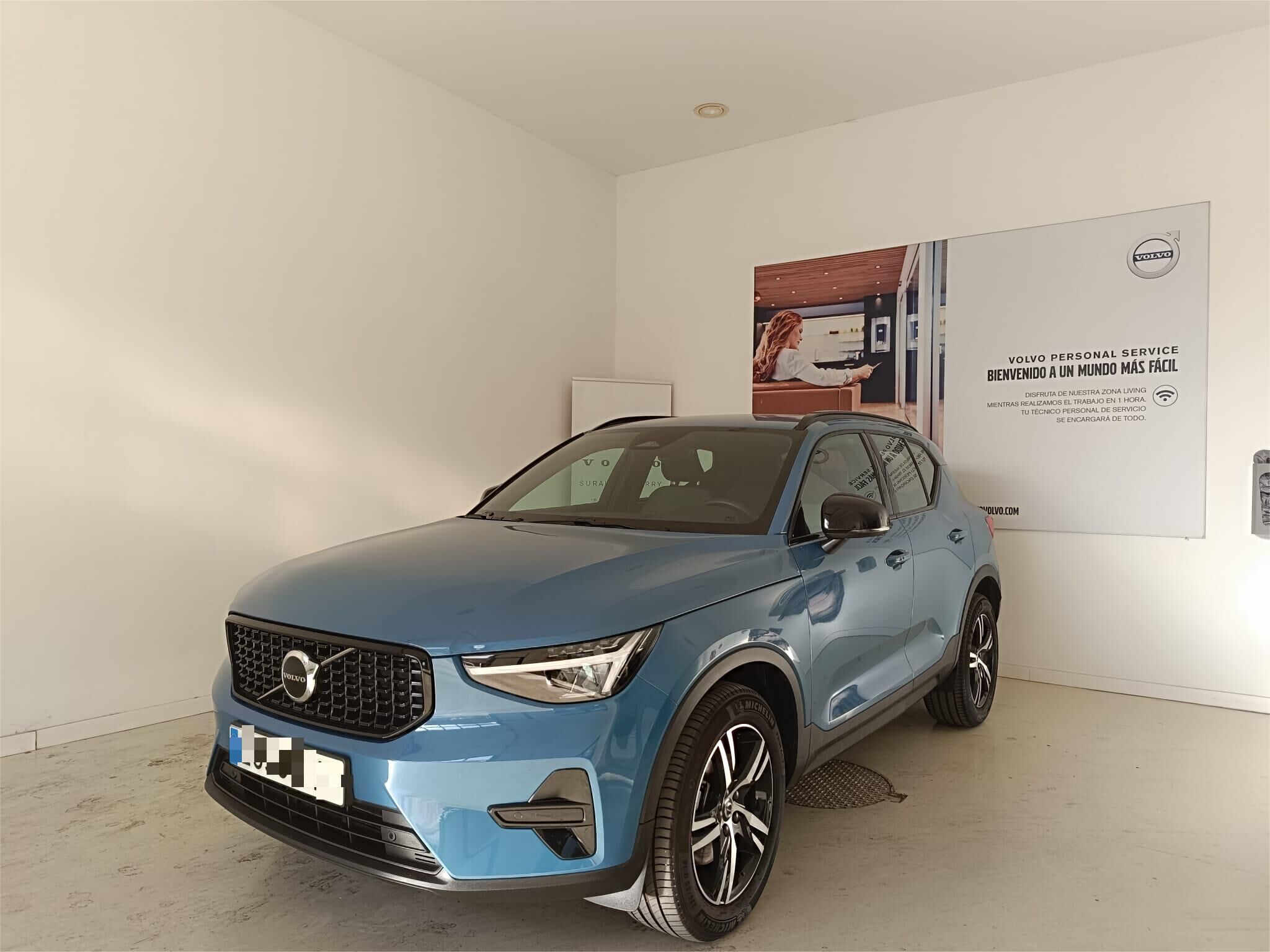 VOLVO XC40 (2.0 B3 PLUS DARK AUTO 163 5P) en Cádiz