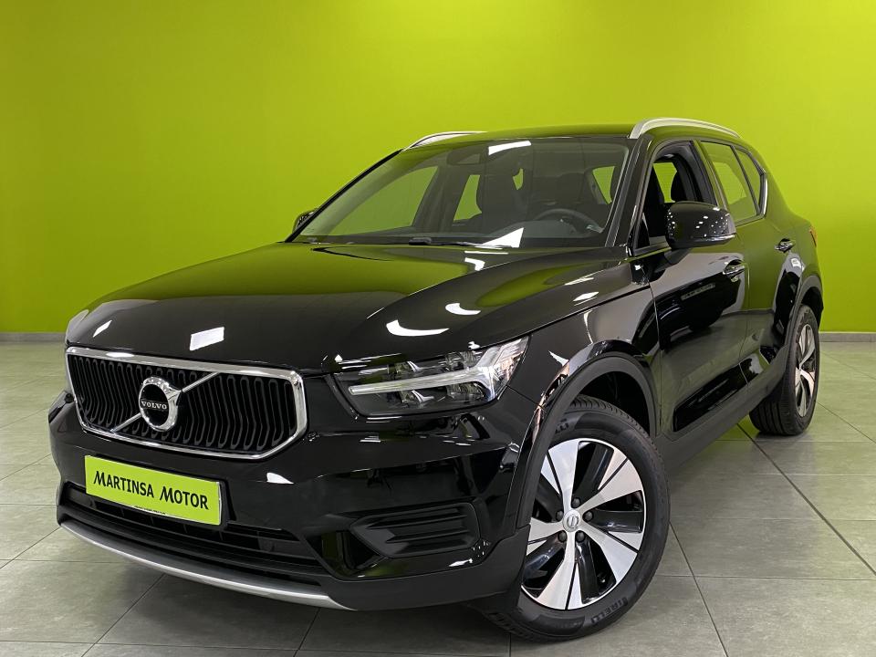 VOLVO XC40 (Momentum Pro B3 2.0G 163CV Auto MHEV) en Málaga