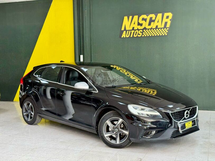 Foto del VOLVO V40 D2 R-Design Momentum 120