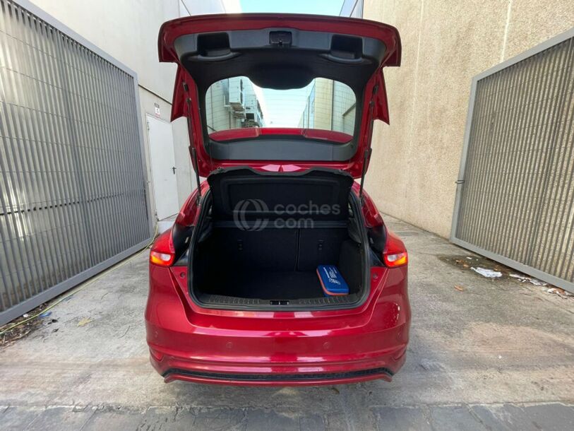 Foto del FORD Focus 1.0 Ecoboost Black&Red Edition 125