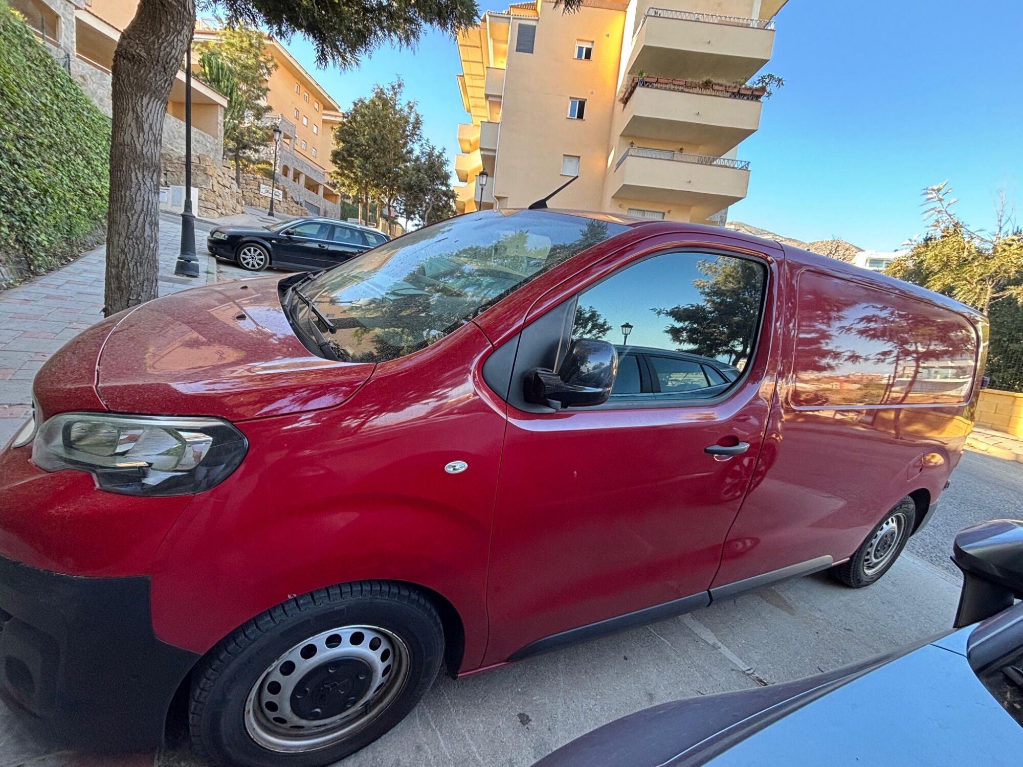 Foto del PEUGEOT Expert Fg. Standard 2.0BlueHDi S&S Prem. Aut. 180