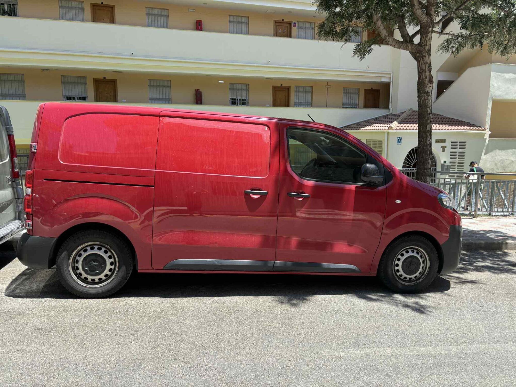 Foto del PEUGEOT Expert Fg. Standard 2.0BlueHDi S&S Prem. Aut. 180