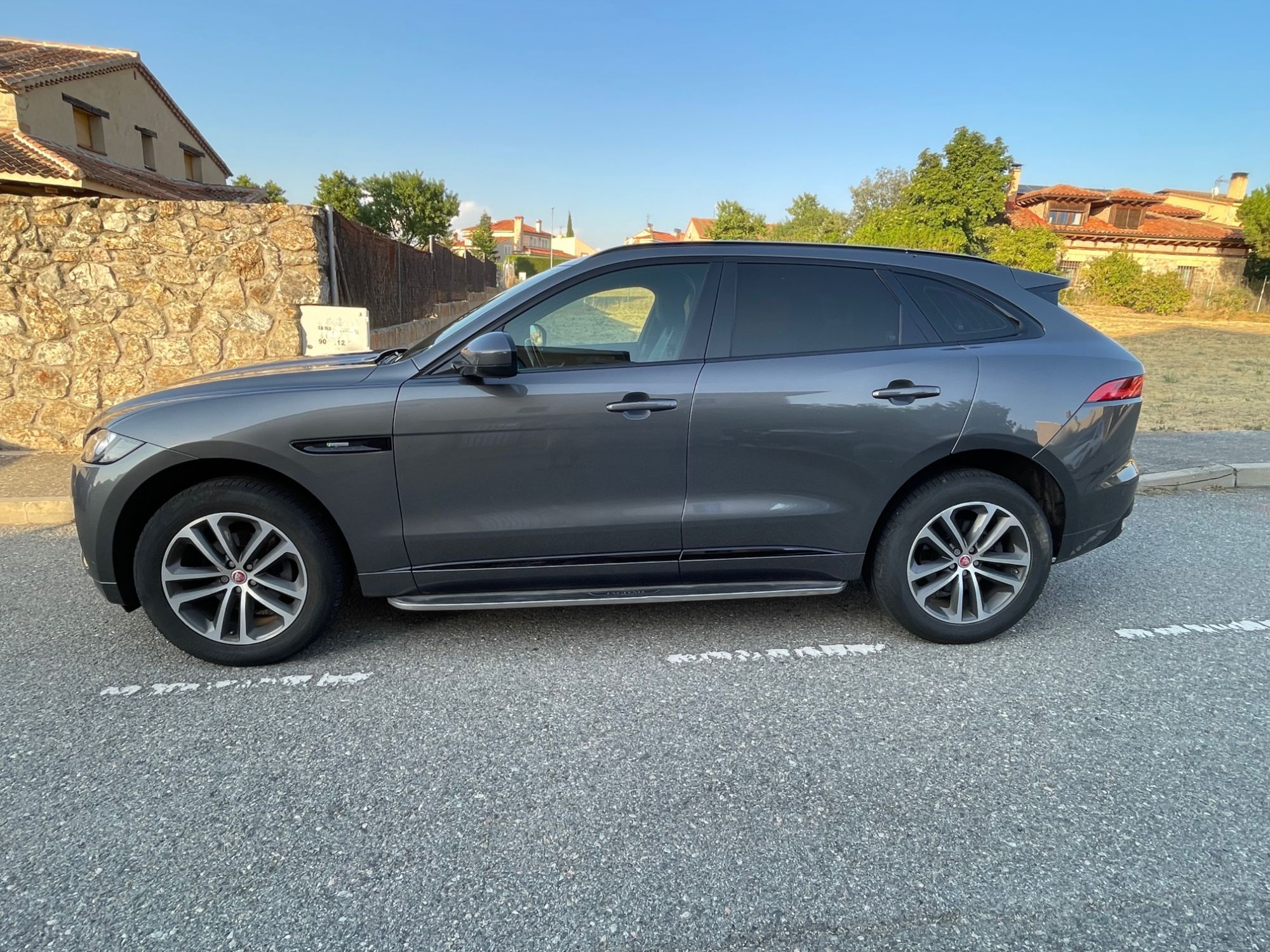 Foto del JAGUAR F-Pace 2.0i4D Prestige Aut.RWD 180