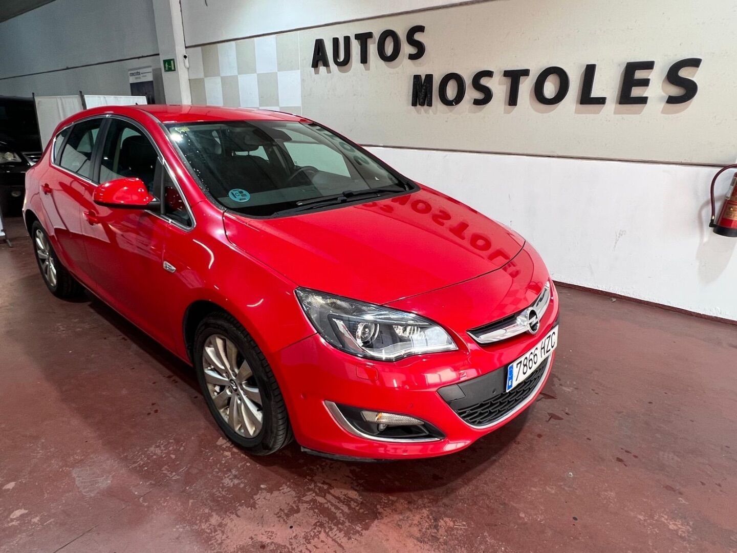 OPEL Astra (1.6CDTi S-S Excellence 110) en Madrid
