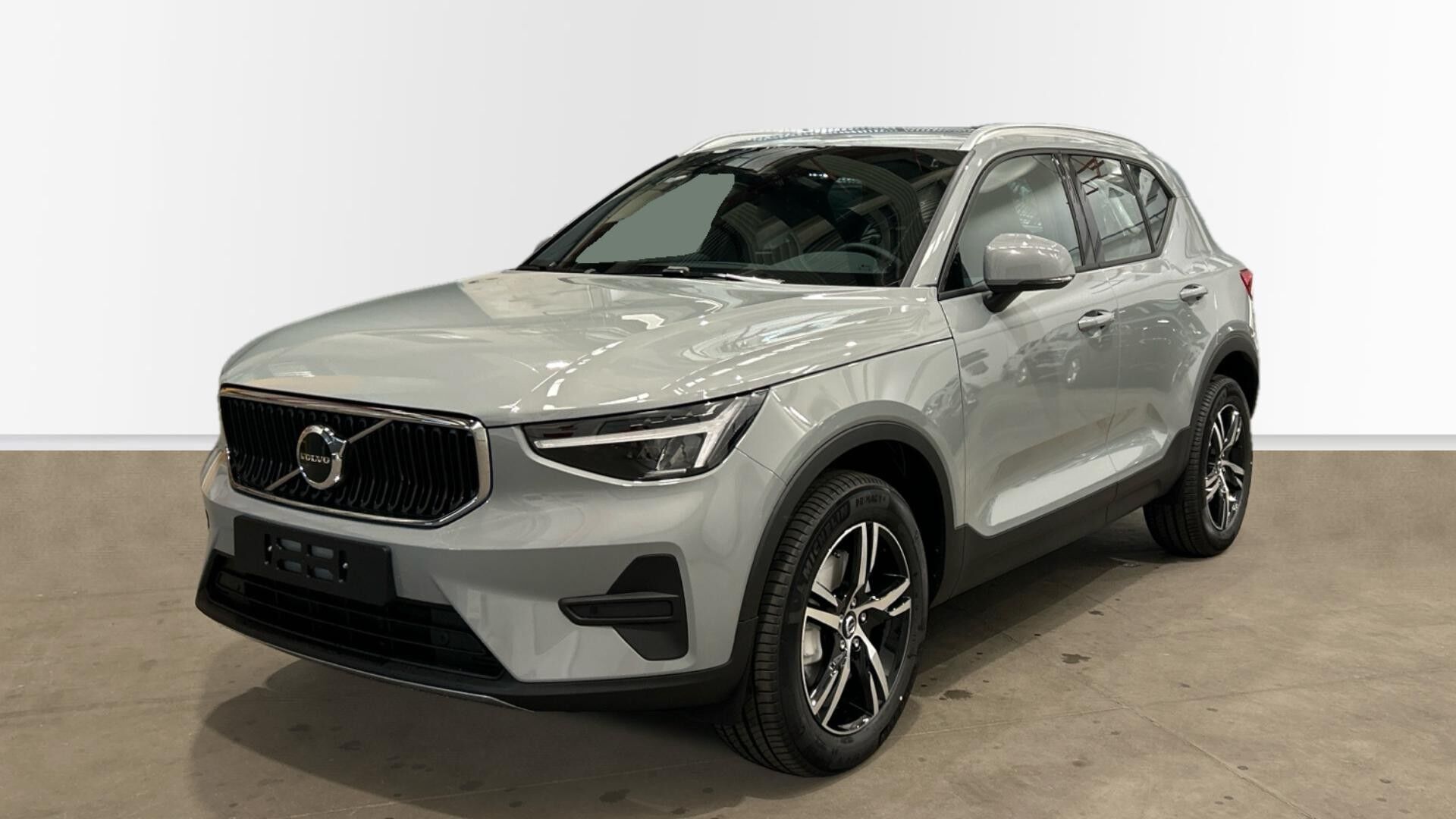 VOLVO XC40 (B3 G Core Auto 120 kW (163 CV)) en Madrid