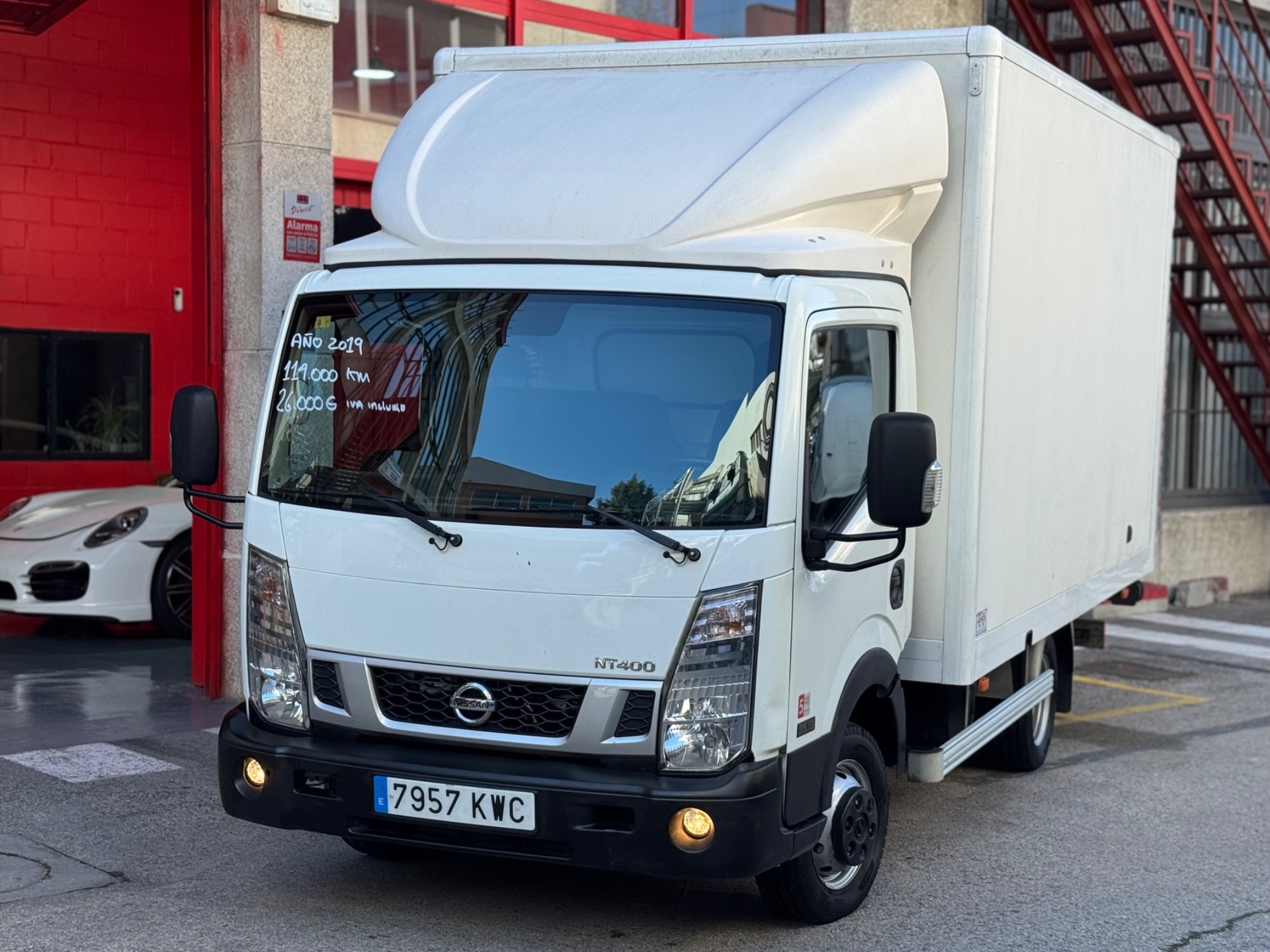 Imagen de NISSAN NT400