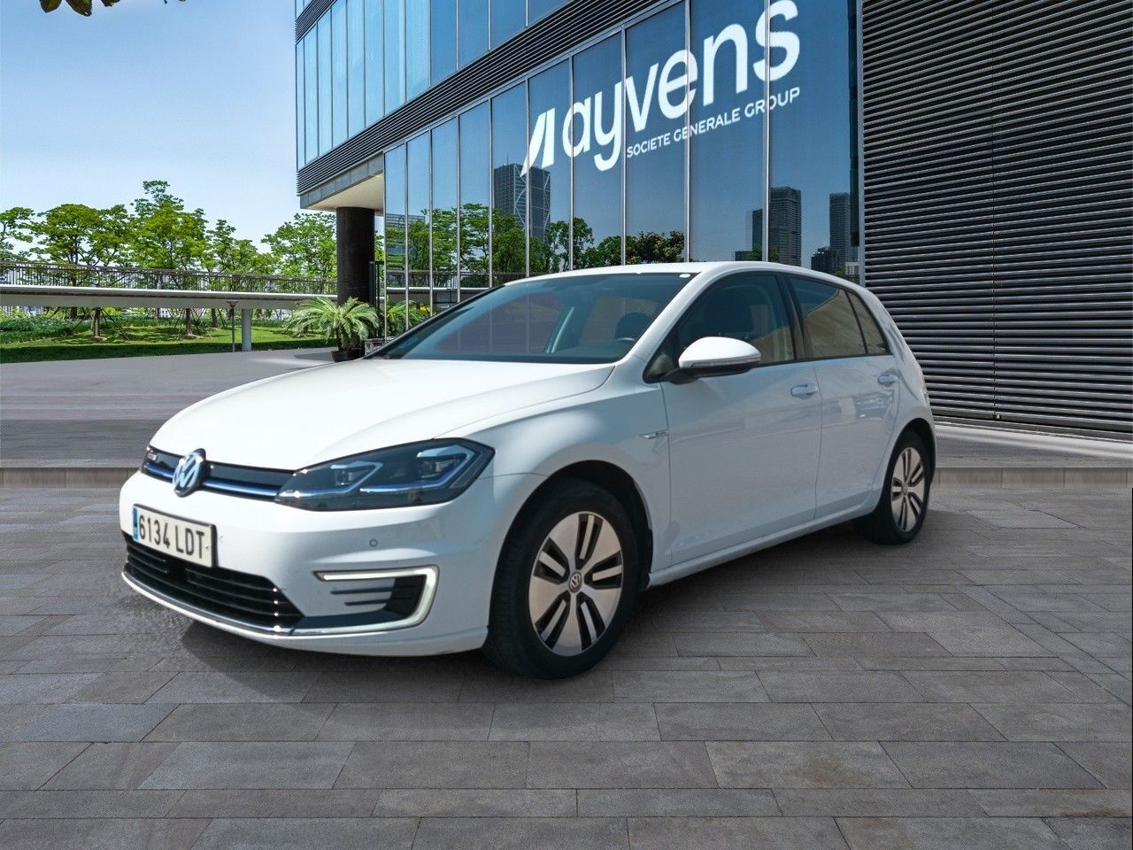 VOLKSWAGEN Golf (ePower 100 kW (136 CV)) en Madrid