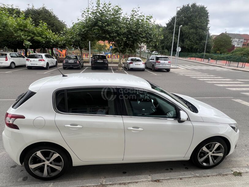 Foto del PEUGEOT 308 1.2 PureTech S&S Allure 130