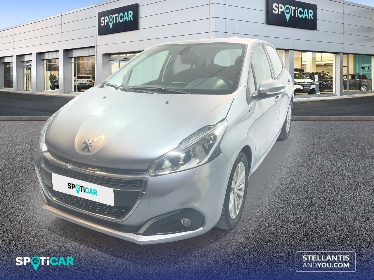 PEUGEOT 208 ( 5P  1.2L PureTech 60KW (82CV) Signature) en Barcelona