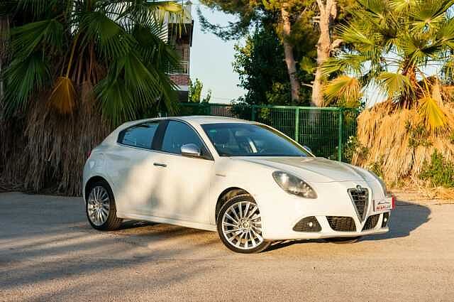ALFA ROMEO Giulietta (Giulietta ES - Ber5 2.0 JTDM 16V EU5, Distinctive, 20