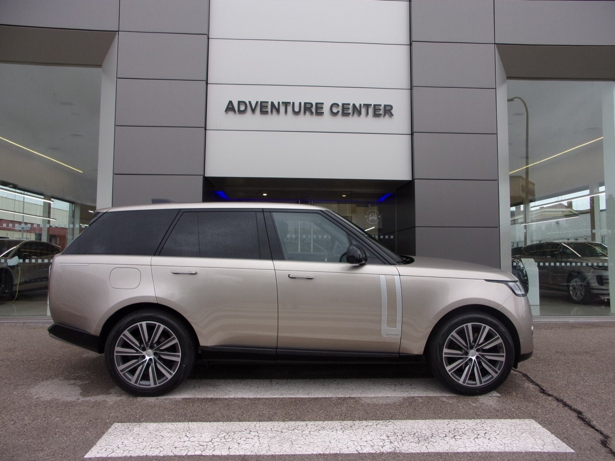LAND ROVER Range Rover (3.0D I6 MHEV Autobiography SWB AWD Aut. 350) en Mad