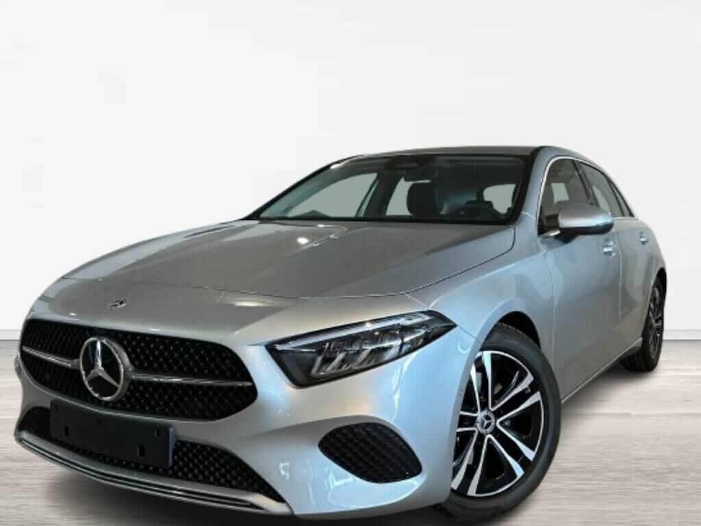 MERCEDES Clase A (A 180) en Jaén