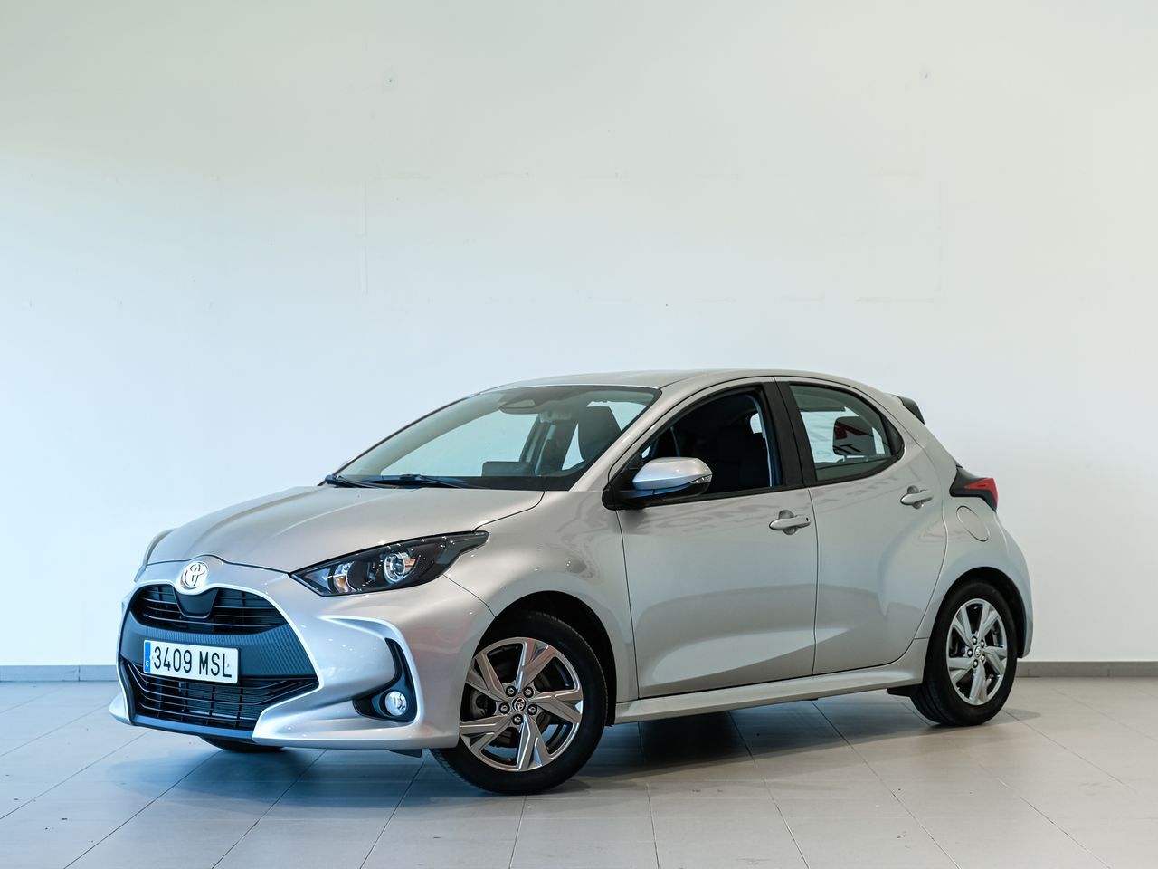 TOYOTA Yaris (Hibrido 120H e-CVT Active Plus) en Coruña, A