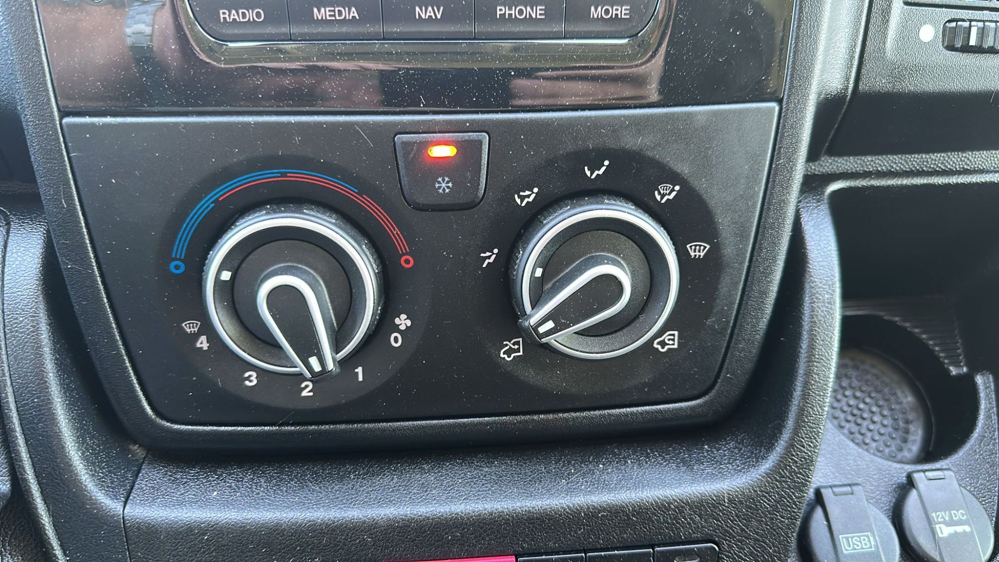 Foto del PEUGEOT Boxer Furgón 2.2BlueHDI 435 L4H2 S&S 140