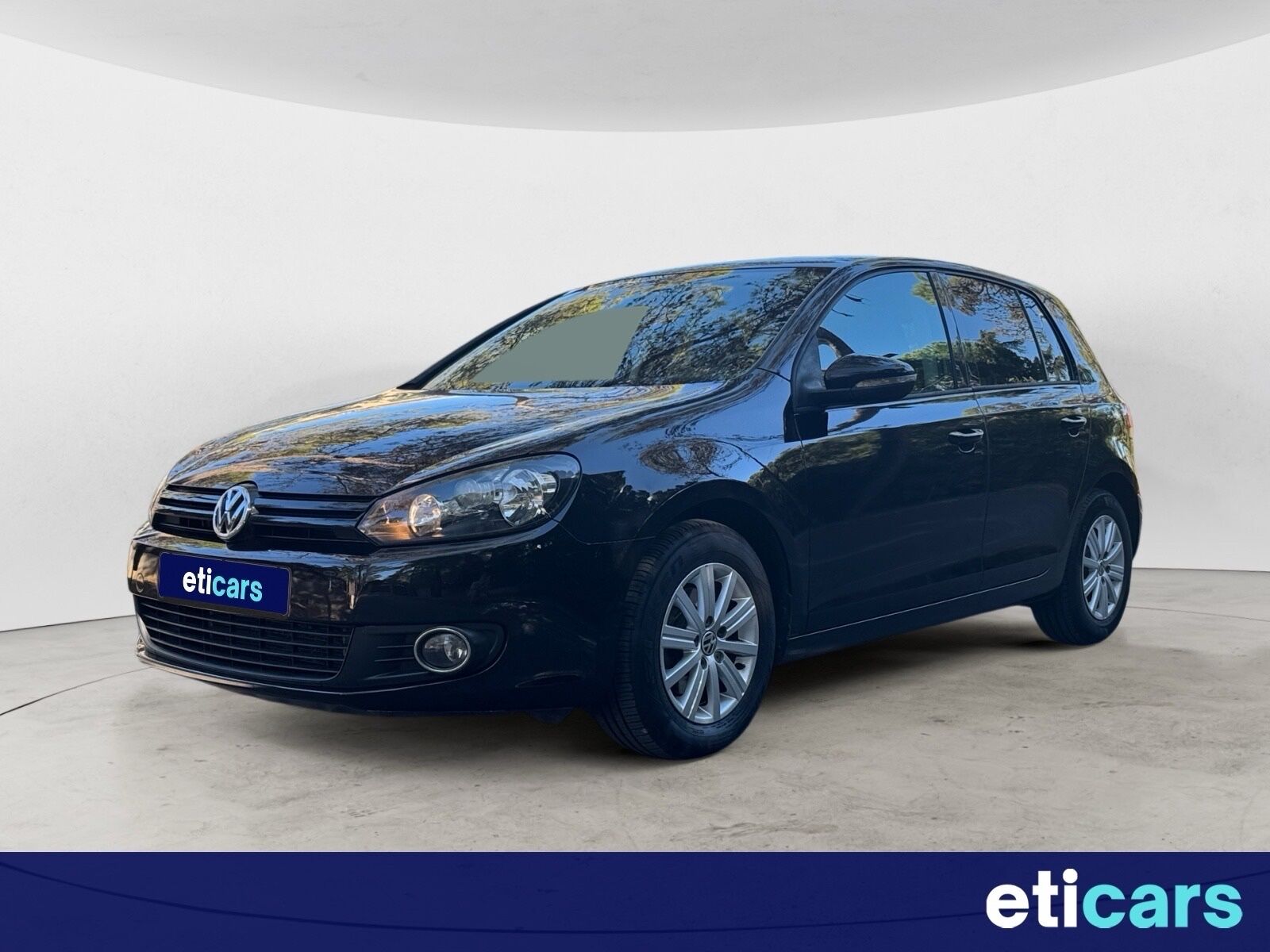 VOLKSWAGEN Golf (1.6 TDI 105cv BlueMotion) en Madrid