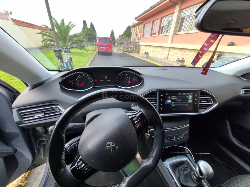 Foto del PEUGEOT 308 SW 1.2 PureTech S&S Style 130