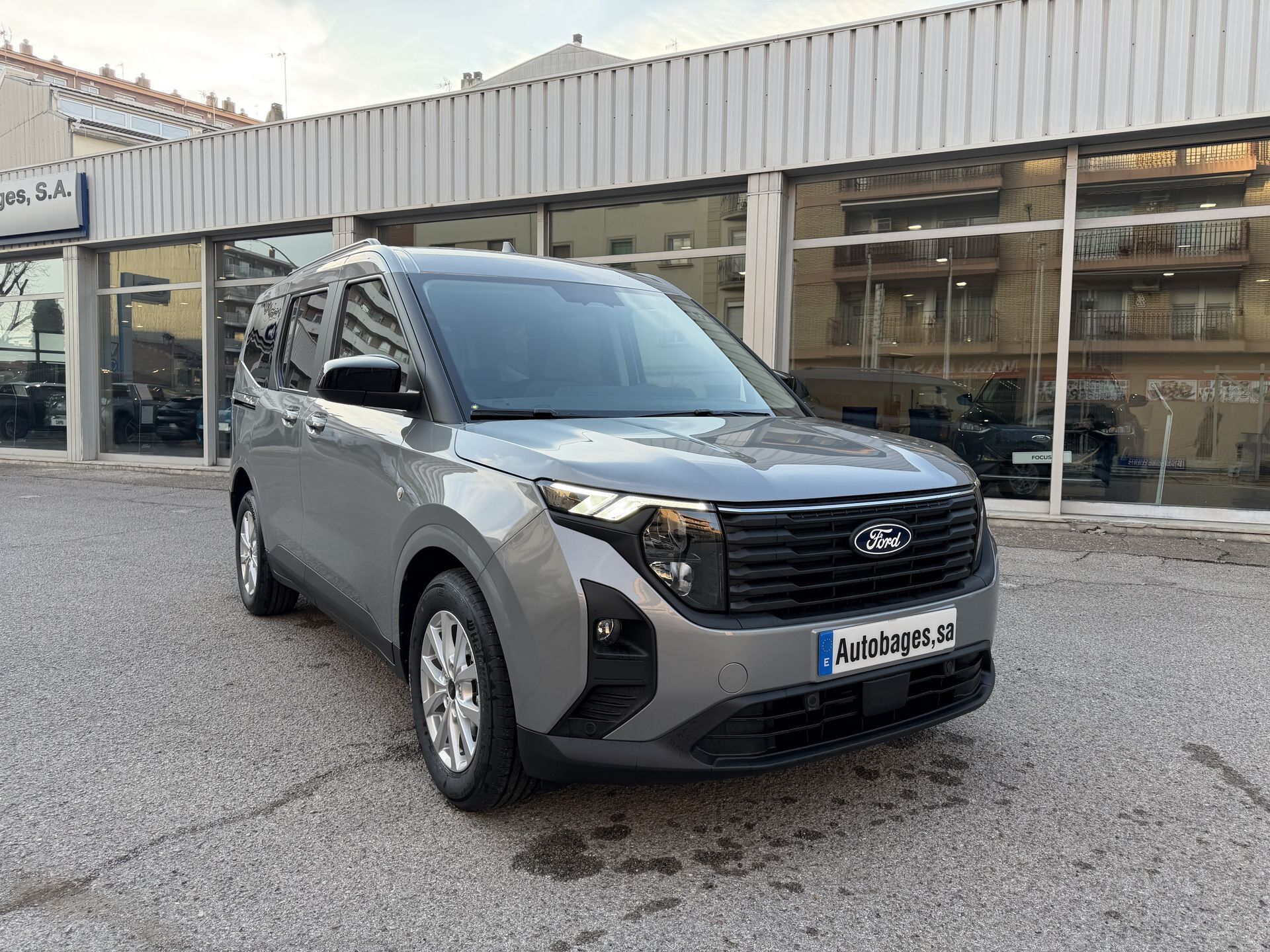 Imagen 3 de FORD Tourneo Courier