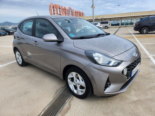 HYUNDAI i10 (1.0 Klass 49 kW (67 CV)) en Barcelona