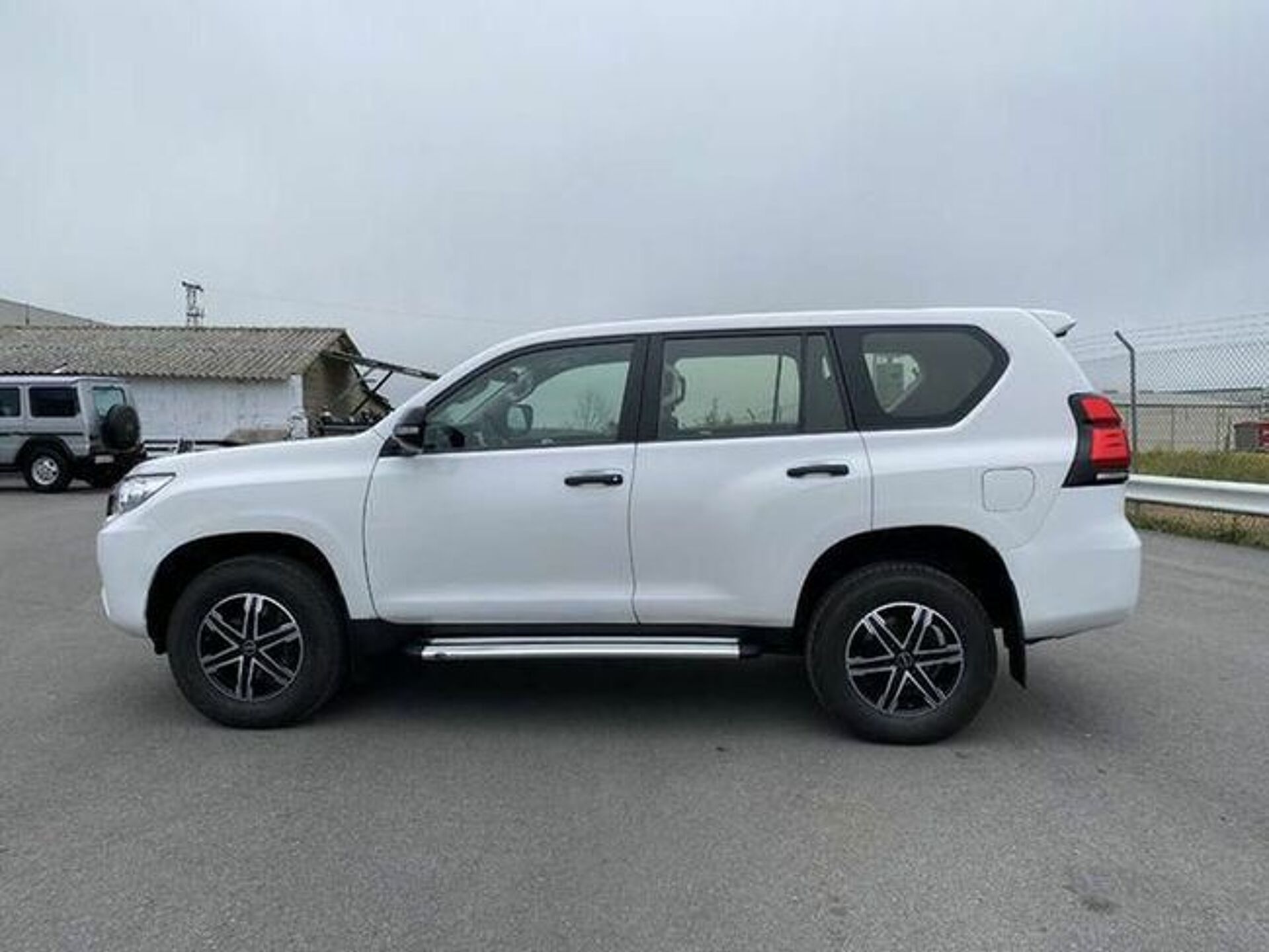 Imagen 2 de TOYOTA Land Cruiser