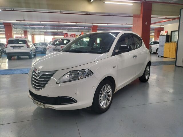 LANCIA Ypsilon (0.9 Twin Air Gold MTA 63 kW (85 CV)) en Barcelona