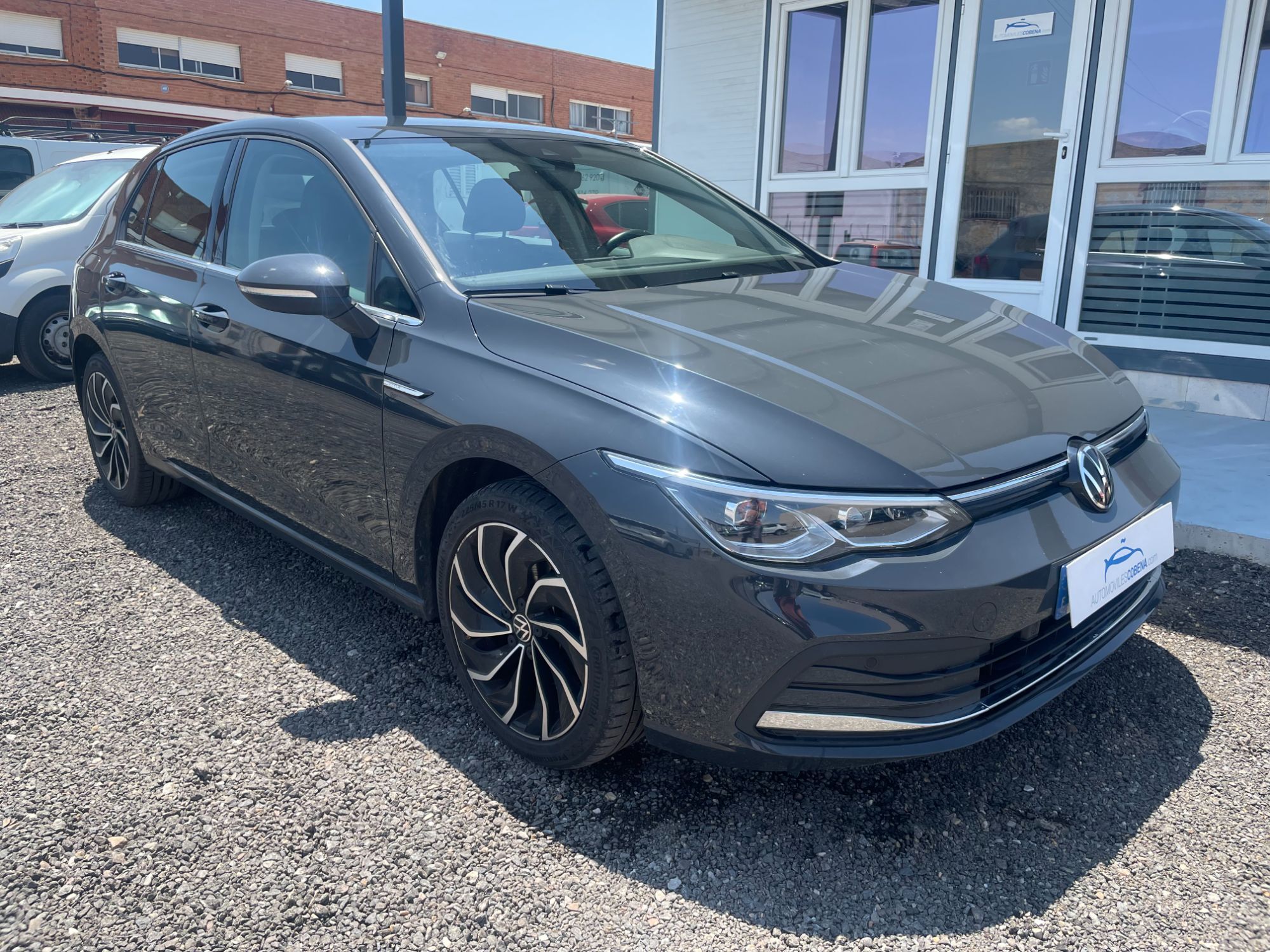VOLKSWAGEN Golf (2.0TDI Life DSG 85kW) en Madrid