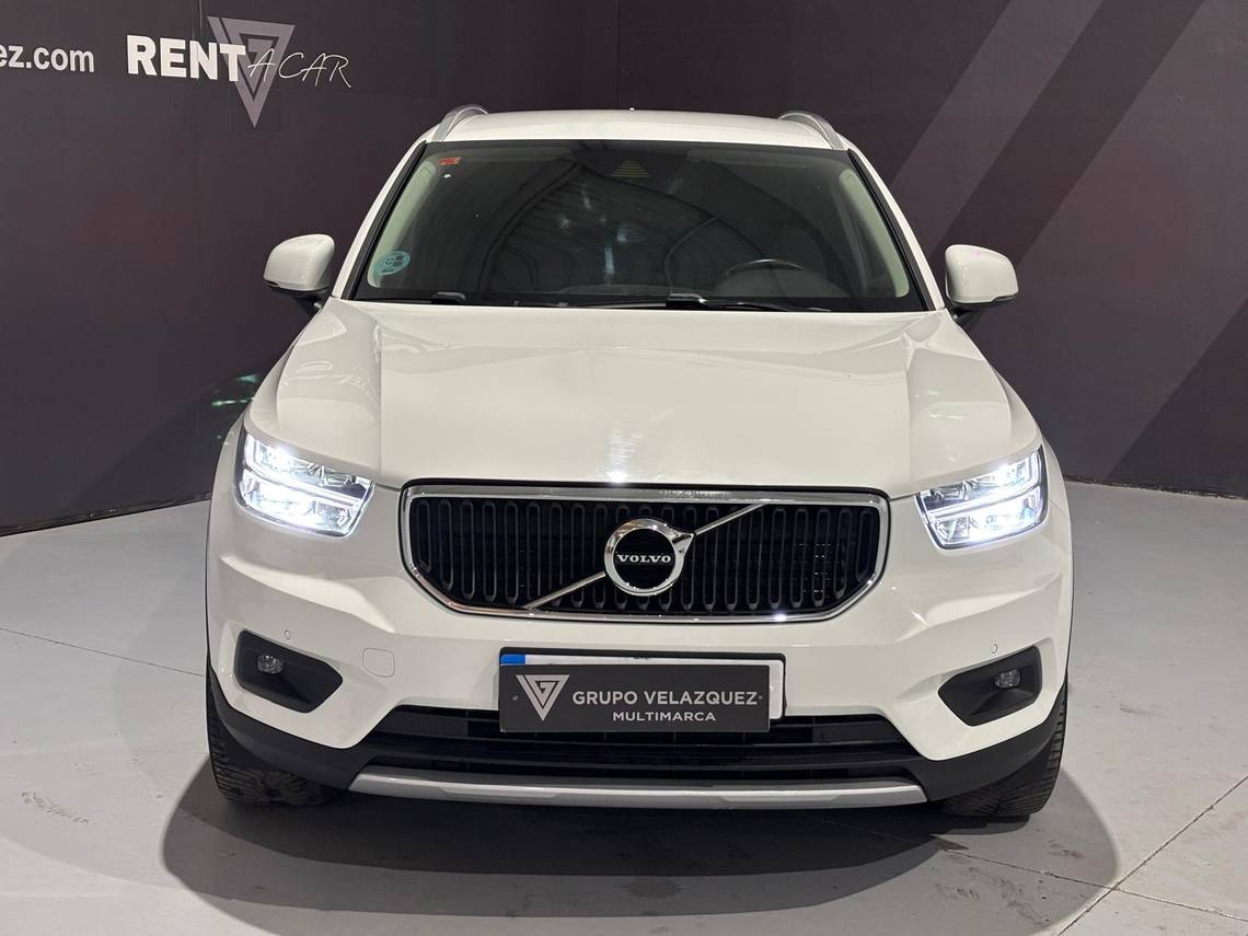 Foto del VOLVO XC40 T2 Momentum Pro Aut.