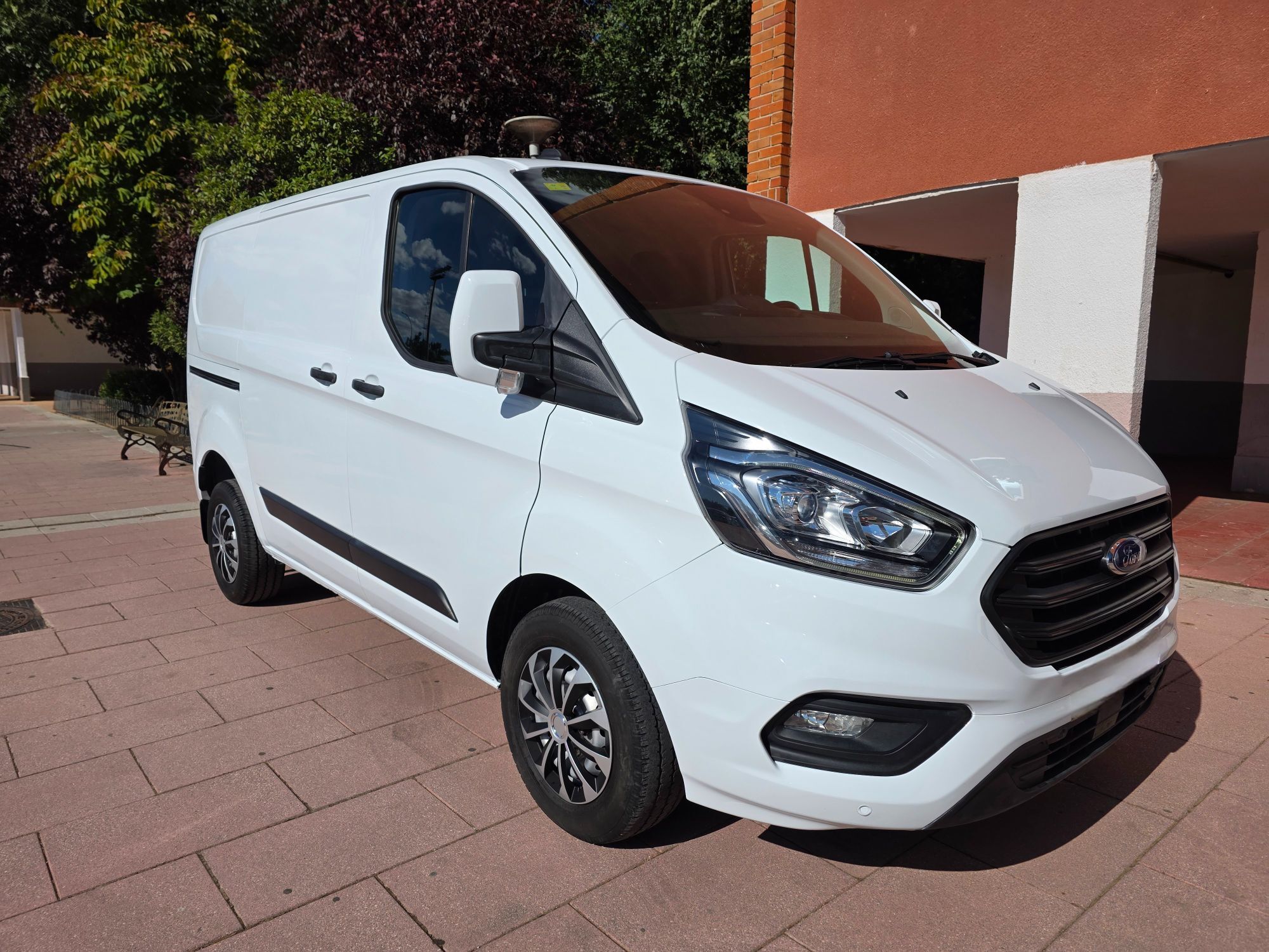Foto del FORD Transit Custom FT 320 L1 Van Trend 130