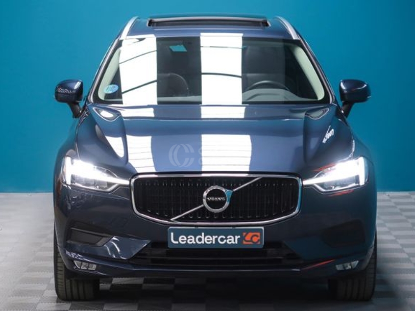 Foto del VOLVO XC60 B4 Momentum Pro AWD Aut.