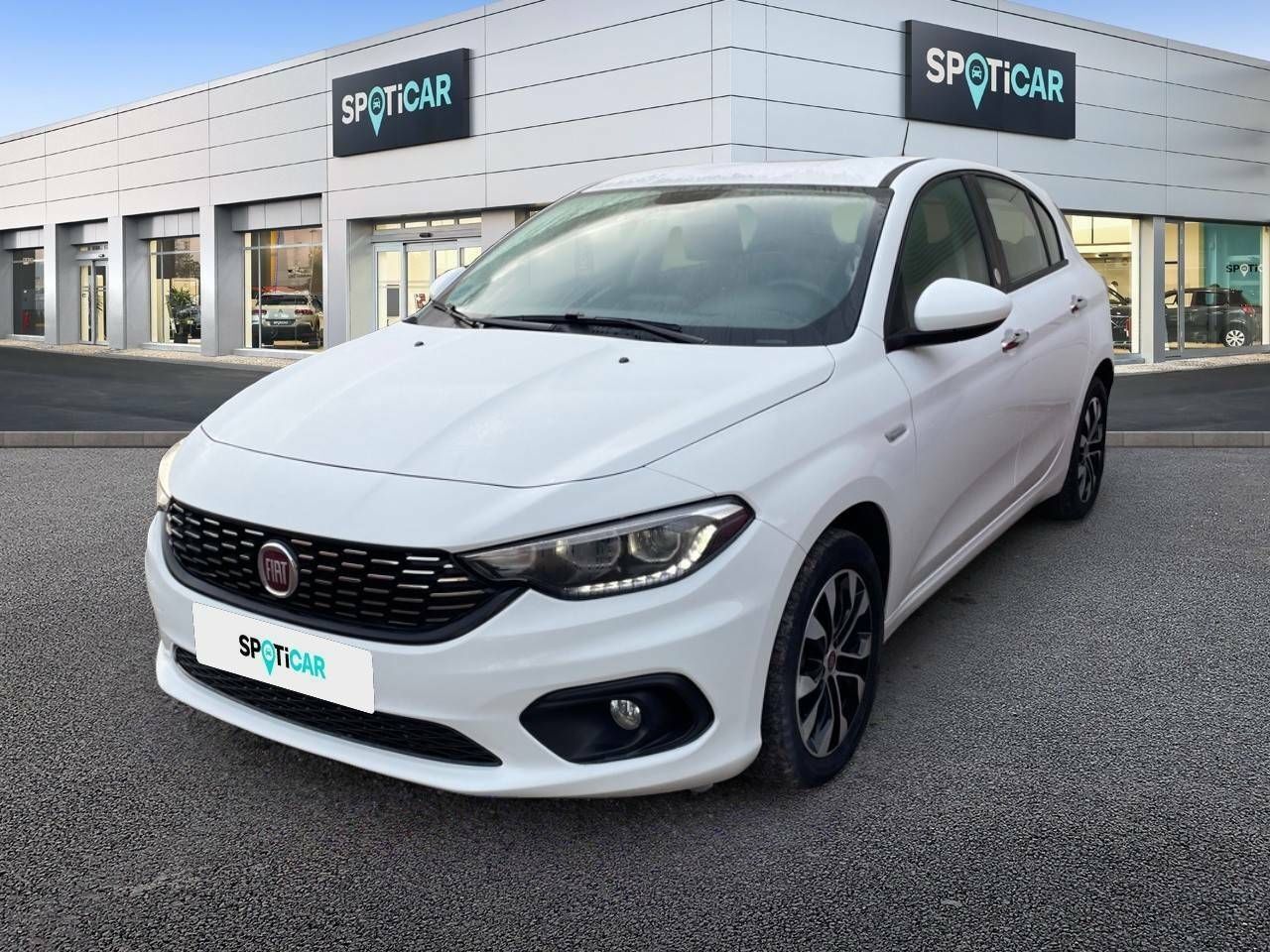 FIAT Tipo ( 5P 1.3 Multijet 70kW (95CV) Mirror) en Sevilla