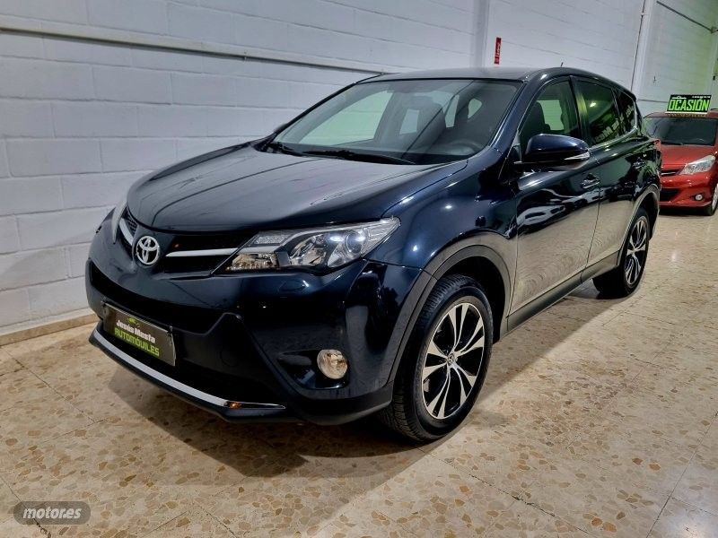 TOYOTA RAV-4 (120D Advance 4x2) en Sevilla