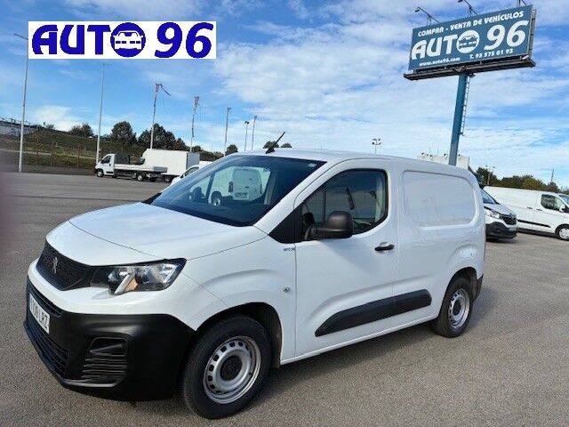 PEUGEOT Partner (1.5 BLUEHDI PRO 100 STANDARD FURGON) en Barcelona