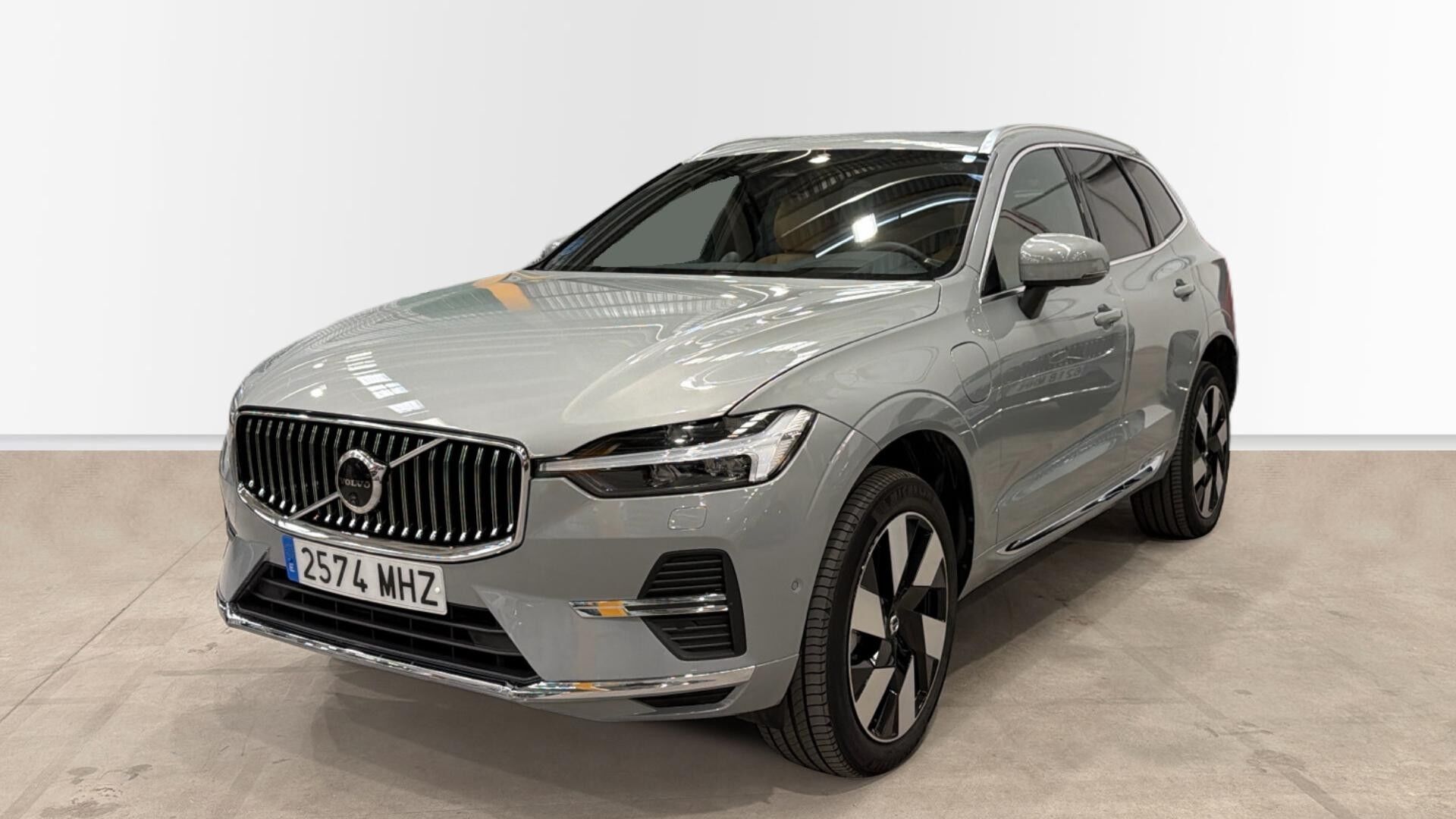 VOLVO XC60 (T6 Recharge Ultimate Bright AWD Auto 257 kW (350 CV)) en Madrid